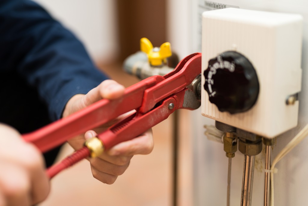 Water Not Getting Hot 3 Culprits Behind Your Water Heater Not Giving You Hot Water